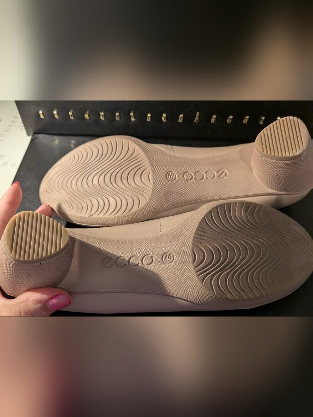 Ecco Women's Low Block Heel Pumps in Light Nude - Picture 3 of 3